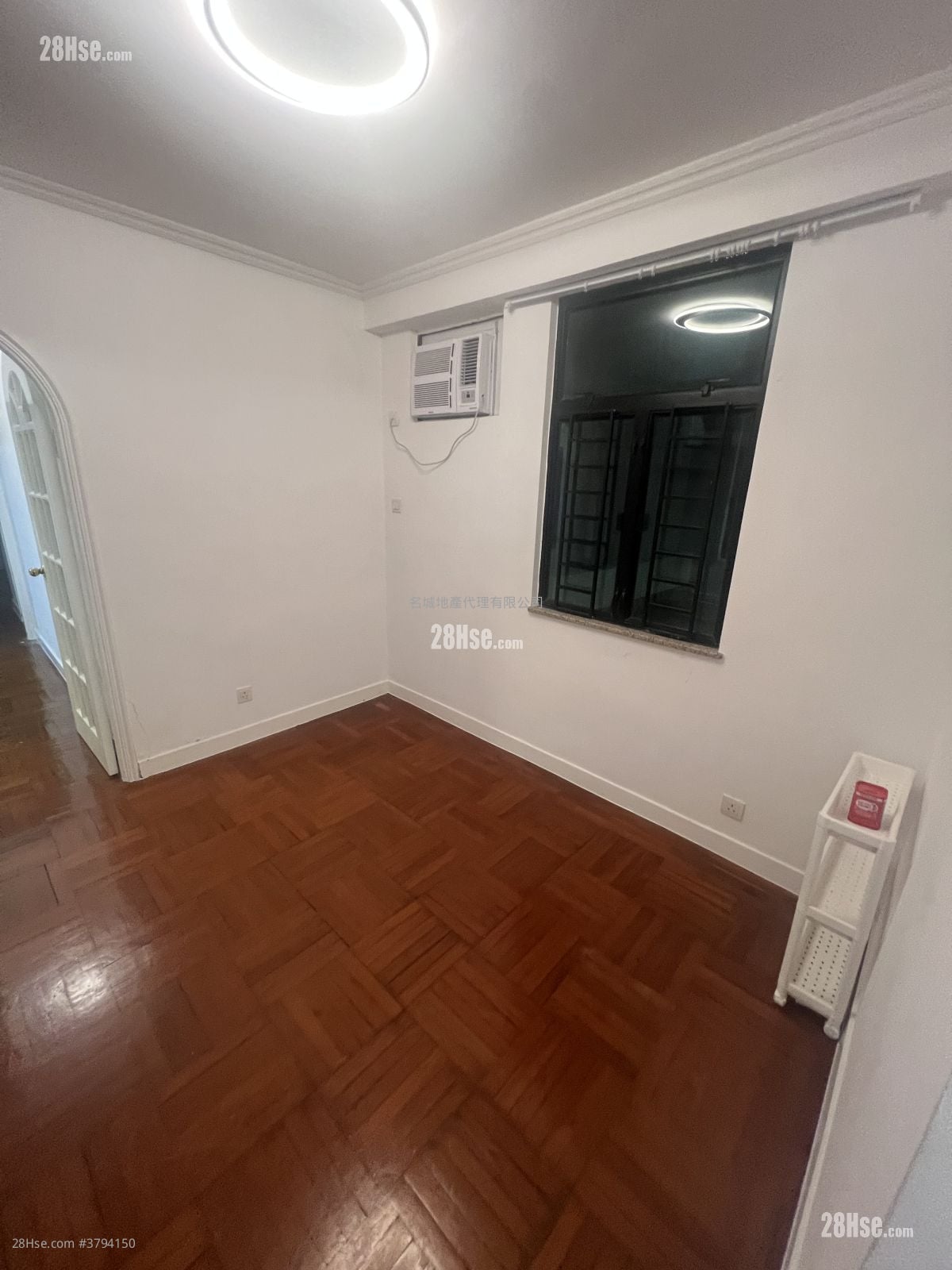 New Town Plaza Sell 652 ft²