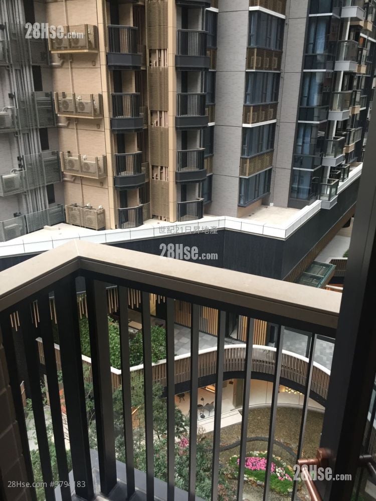 Fleur Pavilia Sell 4 Bedrooms , 3 Bathrooms 804 ft²