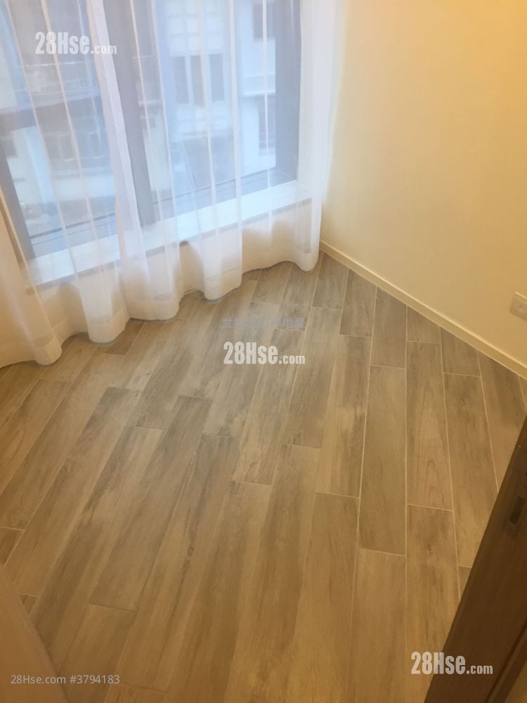 Fleur Pavilia Sell 4 Bedrooms , 3 Bathrooms 804 ft²