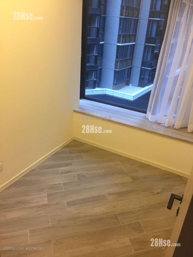 Fleur Pavilia Sell 4 Bedrooms , 3 Bathrooms 804 ft²