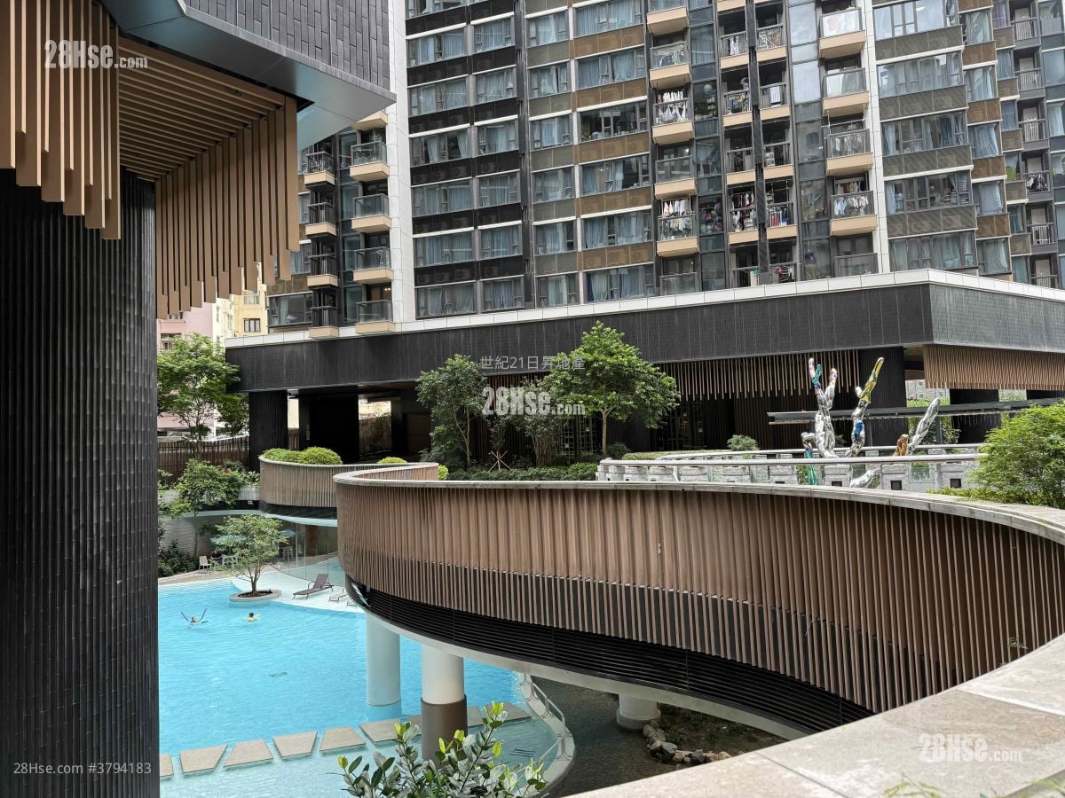 Fleur Pavilia Sell 4 Bedrooms , 3 Bathrooms 804 ft²