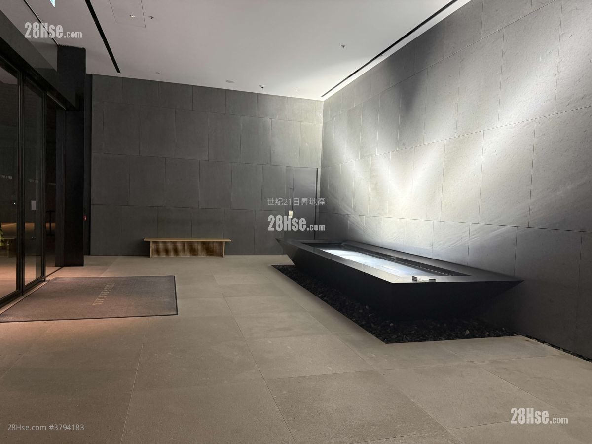 Fleur Pavilia Sell 4 Bedrooms , 3 Bathrooms 804 ft²