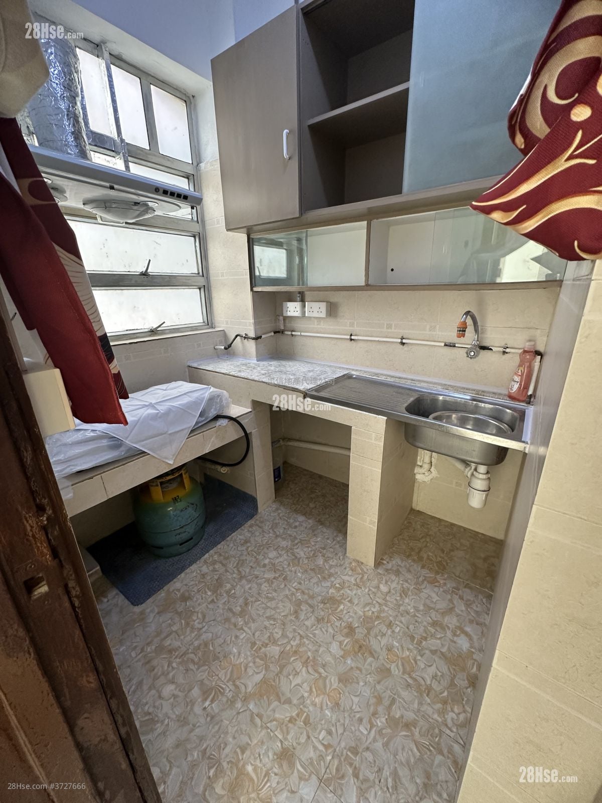 月耀楼 租盘 2 房 , 1 浴室 300 平方尺