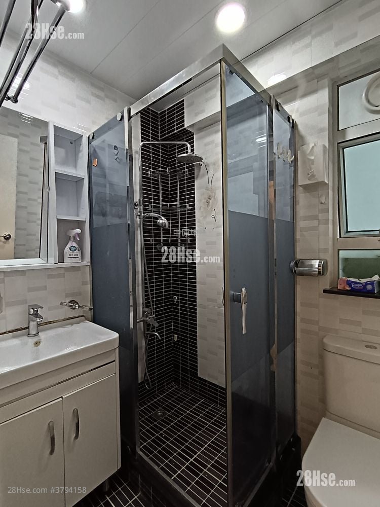 Hong Lok Building Rental 2 Bedrooms , 1 Bathroom 383 ft²