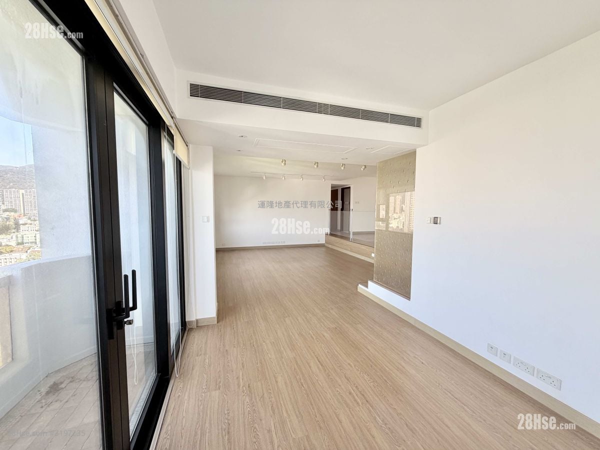 Broadwood Park Rental 3 Bedrooms , 3 Bathrooms 2,451 ft²