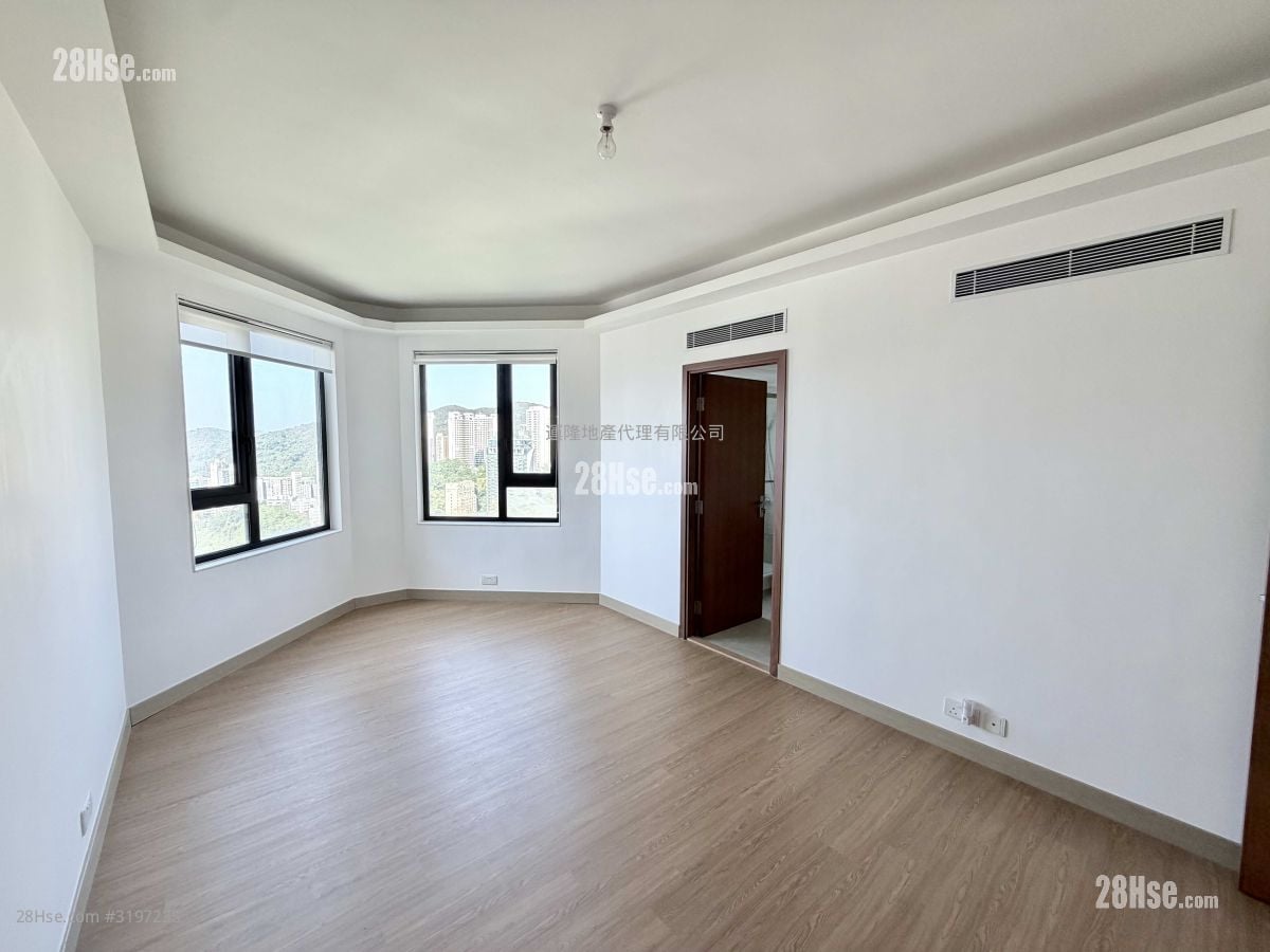 Broadwood Park Rental 3 Bedrooms , 3 Bathrooms 2,451 ft²