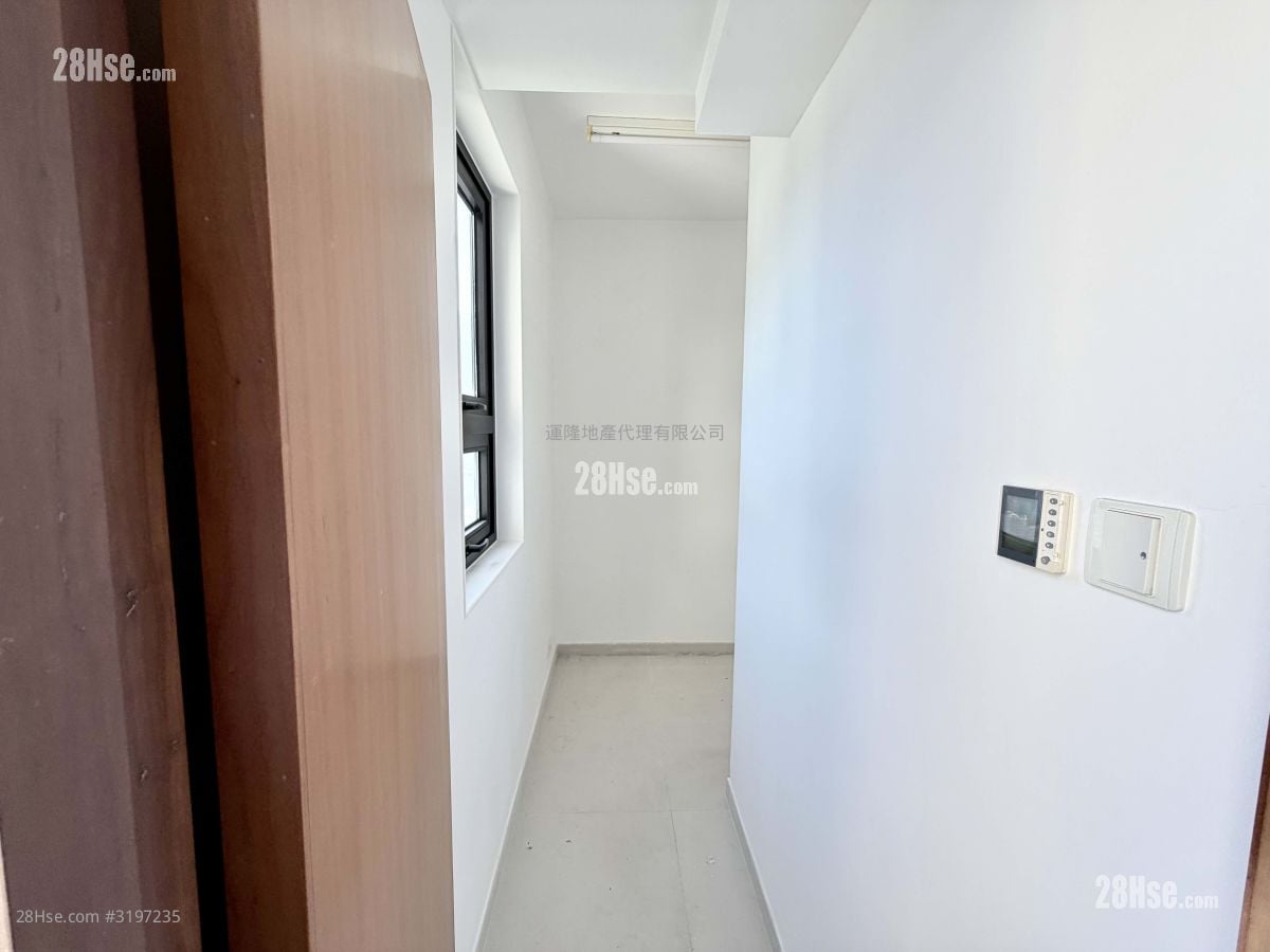 Broadwood Park Rental 3 Bedrooms , 3 Bathrooms 2,451 ft²