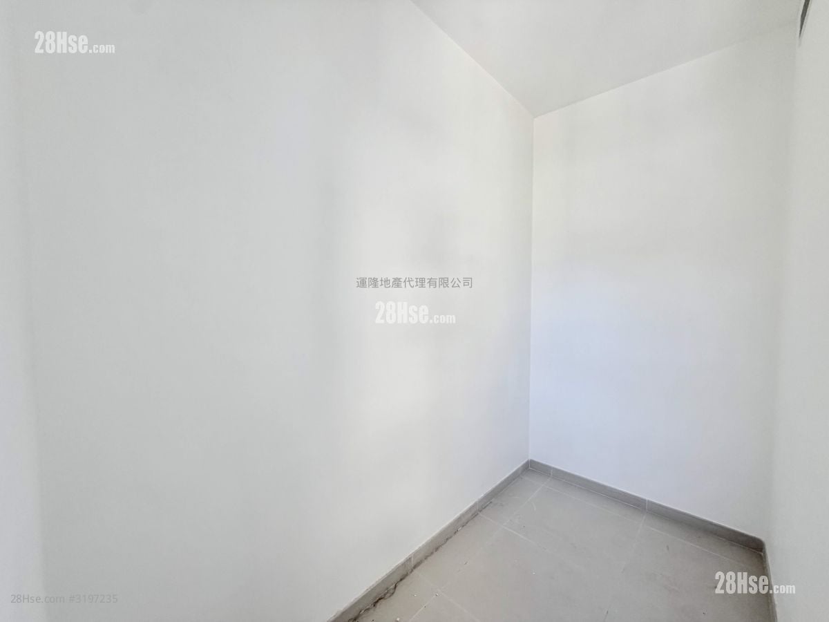 Broadwood Park Rental 3 Bedrooms , 3 Bathrooms 2,451 ft²