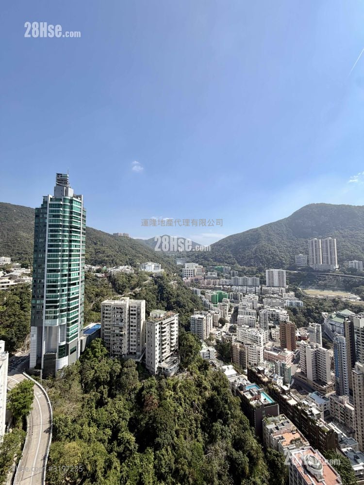 Broadwood Park Rental 3 Bedrooms , 3 Bathrooms 2,451 ft²