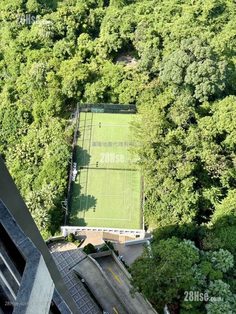 Broadwood Park Rental 3 Bedrooms , 3 Bathrooms 2,451 ft²