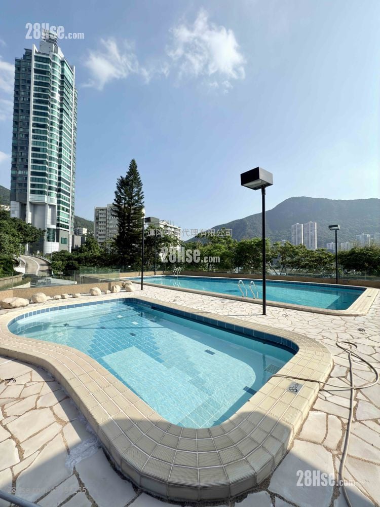 Broadwood Park Rental 3 Bedrooms , 3 Bathrooms 2,451 ft²