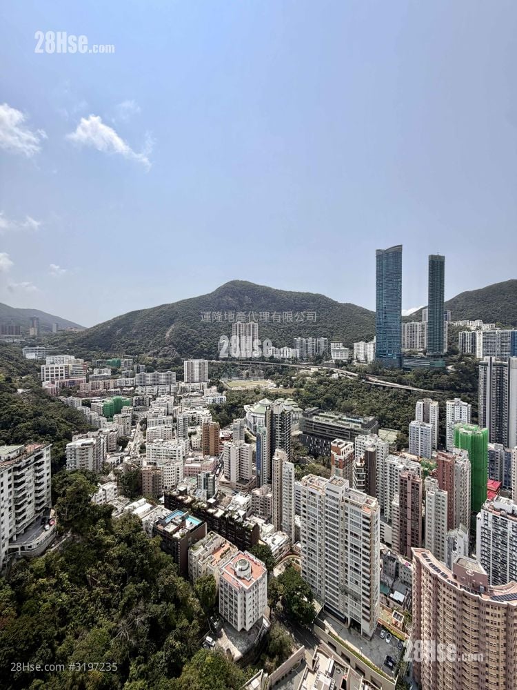 Broadwood Park Rental 3 Bedrooms , 3 Bathrooms 2,451 ft²