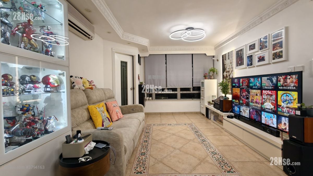 Hong Nga Court Sell 3 Bedrooms , 1 Bathroom 606 ft²