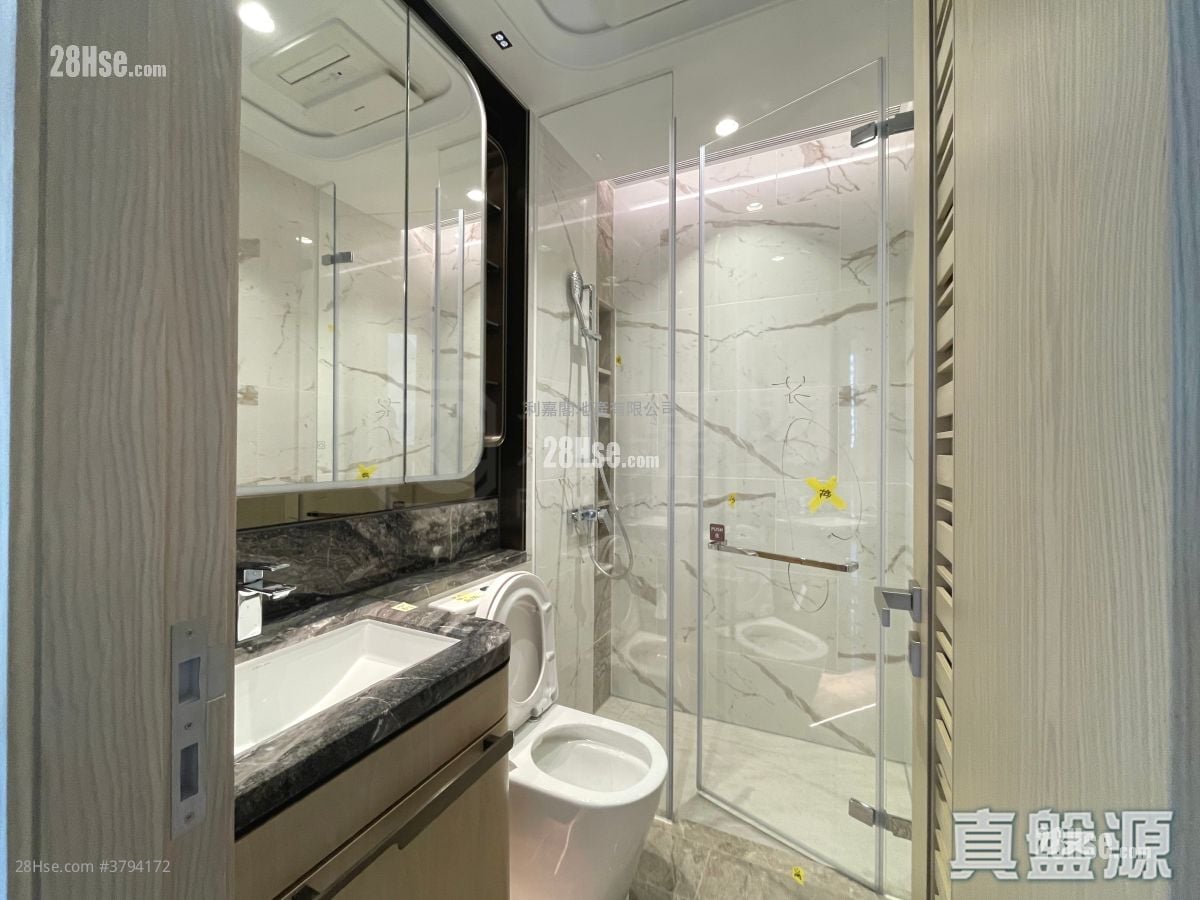 Villa Garda I Rental 2 Bedrooms , 1 Bathroom 417 ft²