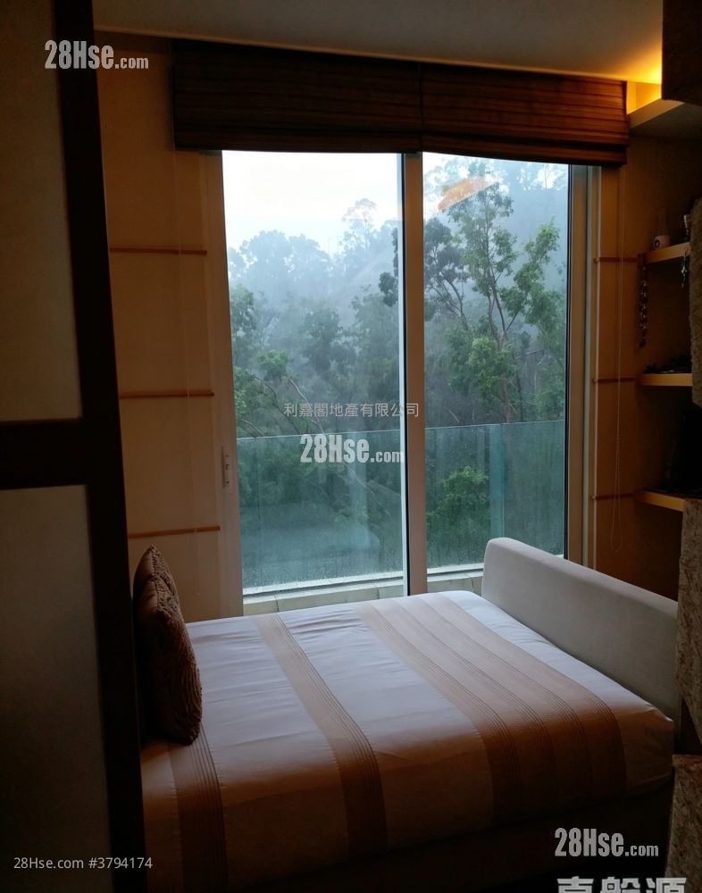 Mount Beacon Sell 4 Bedrooms 2,638 ft²