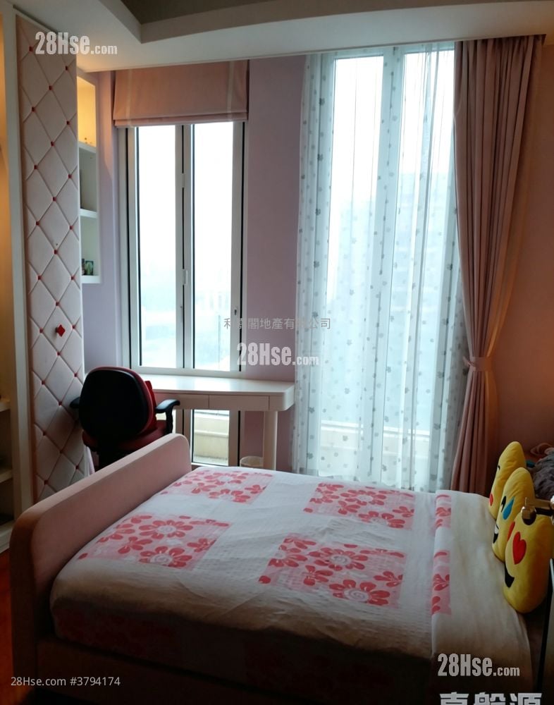 Mount Beacon Sell 4 Bedrooms 2,638 ft²