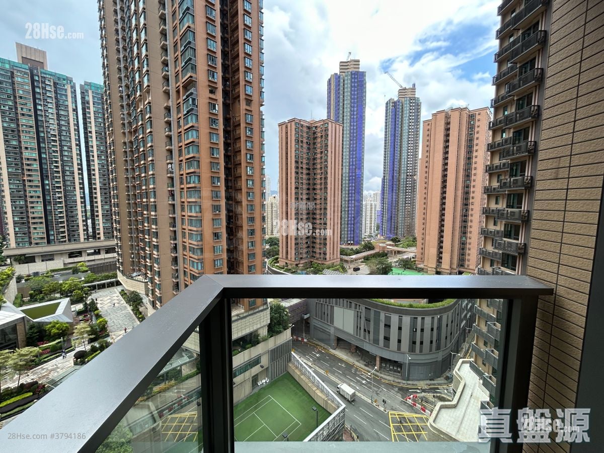 The Yoho Hub Sell 3 Bedrooms 530 ft²