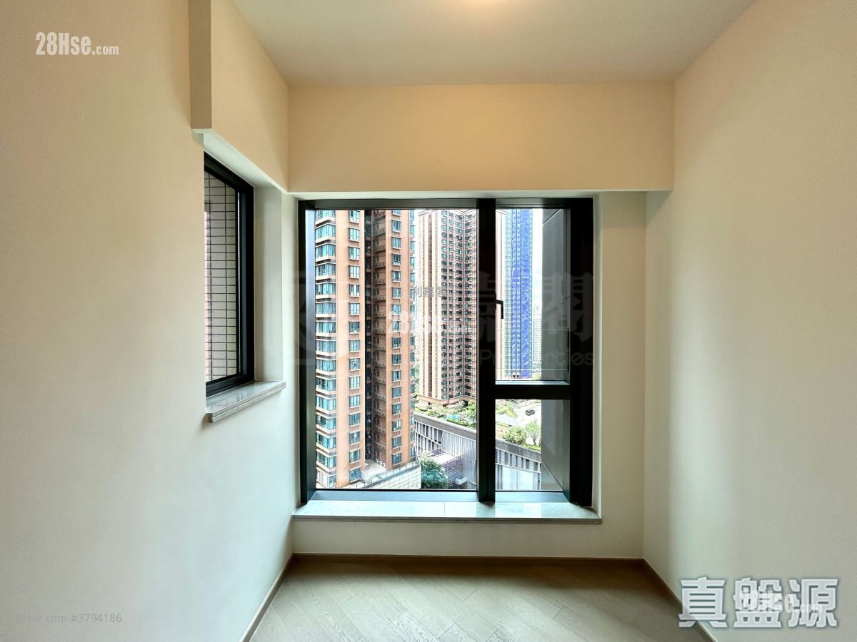 The Yoho Hub Sell 3 Bedrooms 530 ft²