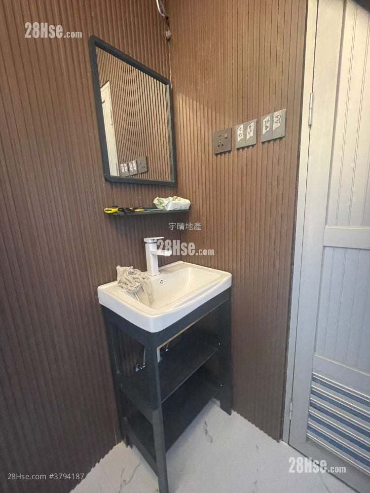 金安大厦 租盘 2 房 , 1 浴室 293 平方尺