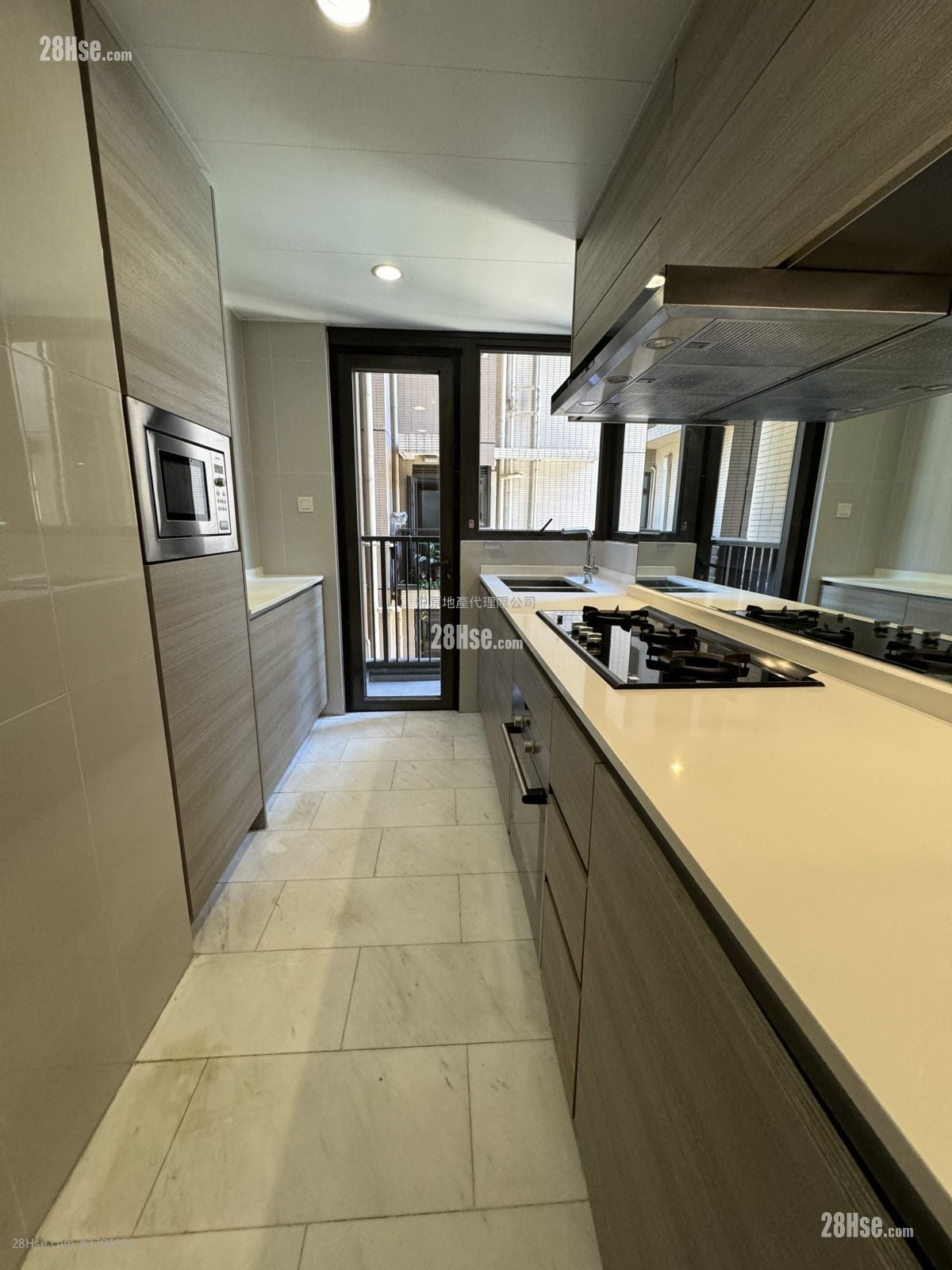 The Visionary Sell 3 Bedrooms , 4 Bathrooms 1,034 ft²