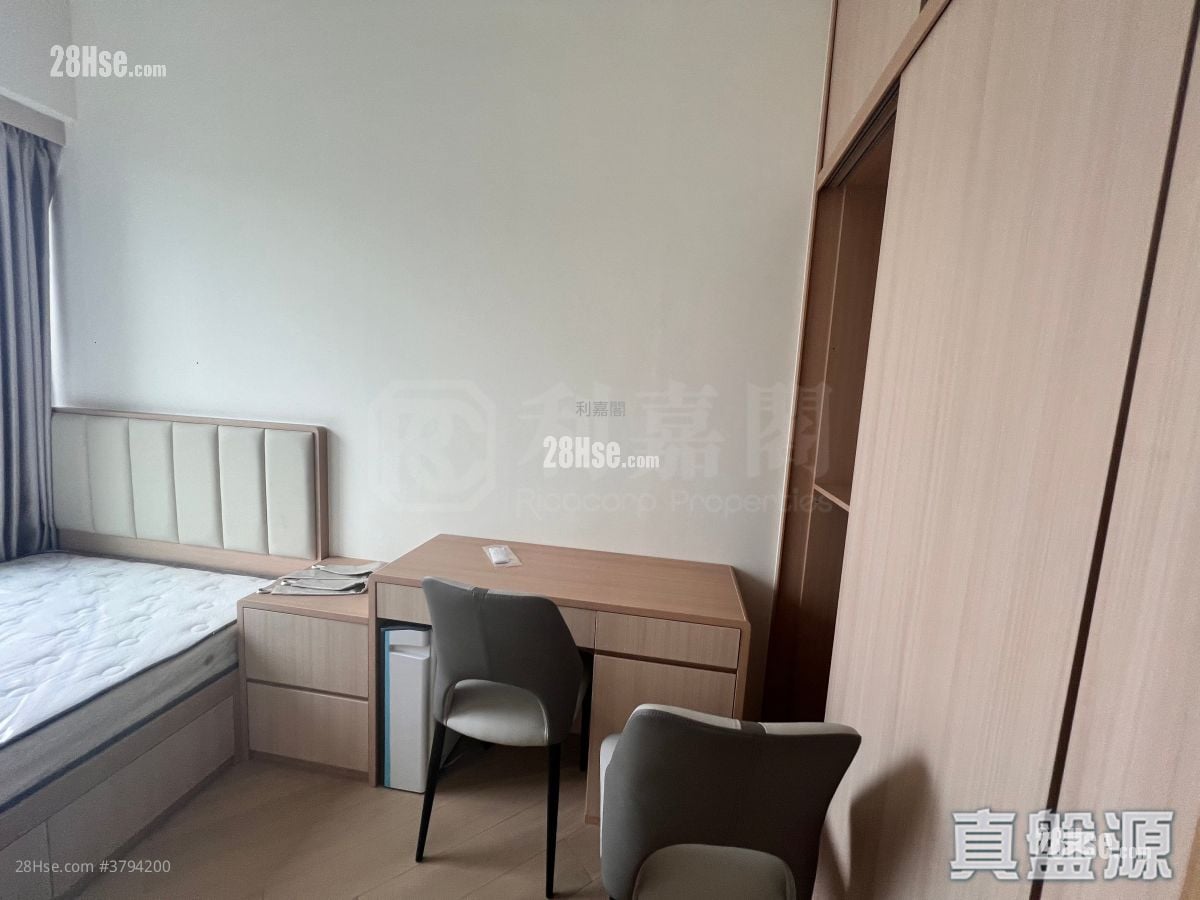 Grand Mayfair  Sell 2 Bedrooms , 1 Bathroom 445 ft²