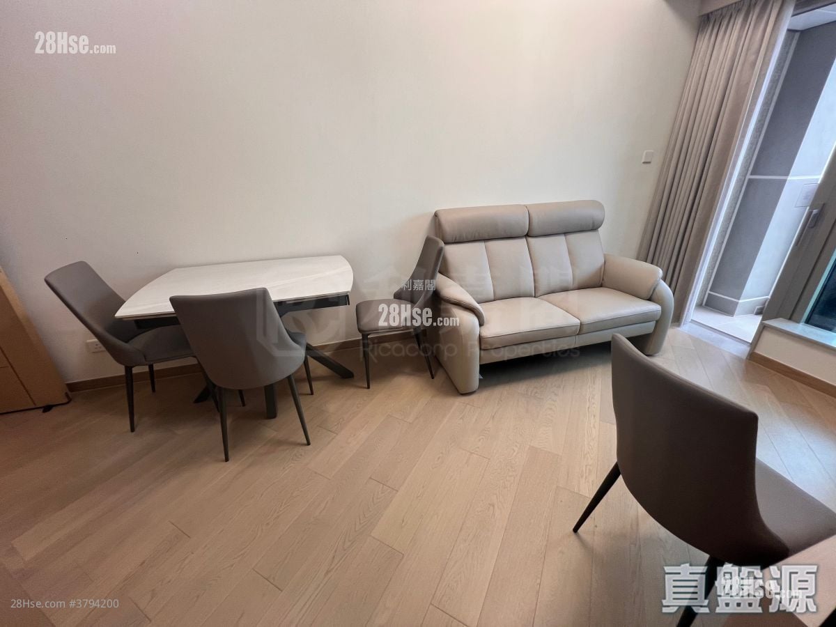 Grand Mayfair  Sell 2 Bedrooms , 1 Bathroom 445 ft²