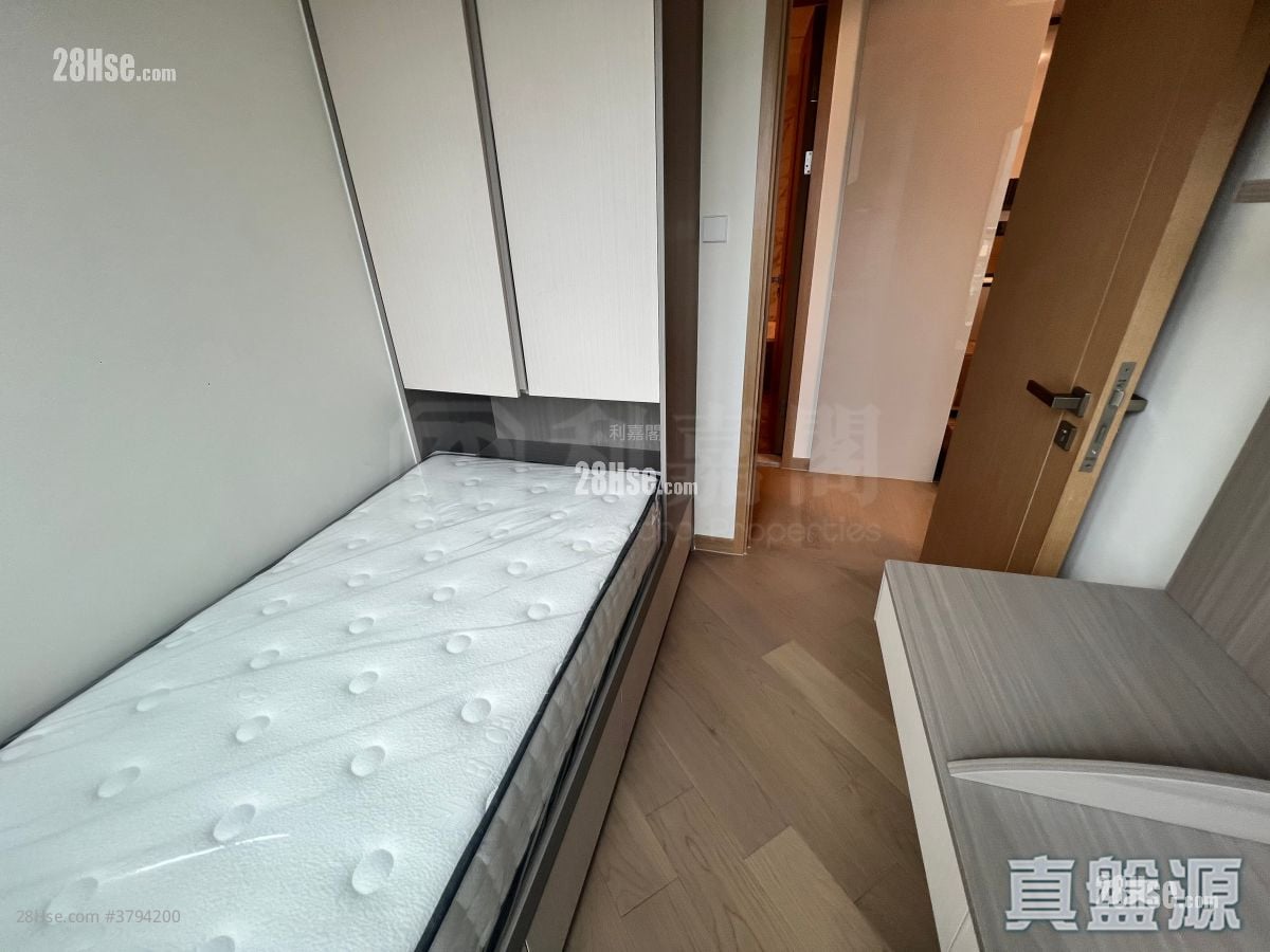 Grand Mayfair  Sell 2 Bedrooms , 1 Bathroom 445 ft²