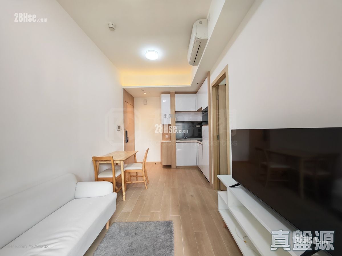 The Parkland Sell 1 Bedroom 286 ft²