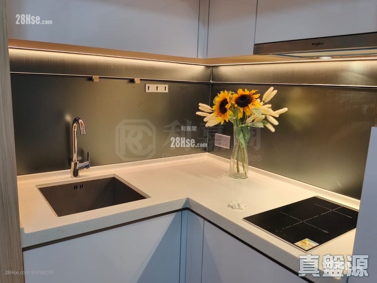 The Parkland Sell 1 Bedroom 286 ft²