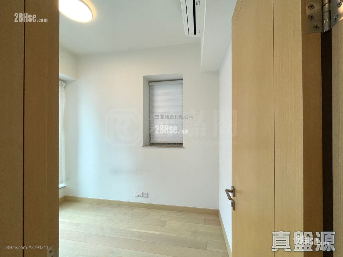 Grand Marini Rental 2 Bedrooms , 1 Bathroom 479 ft²