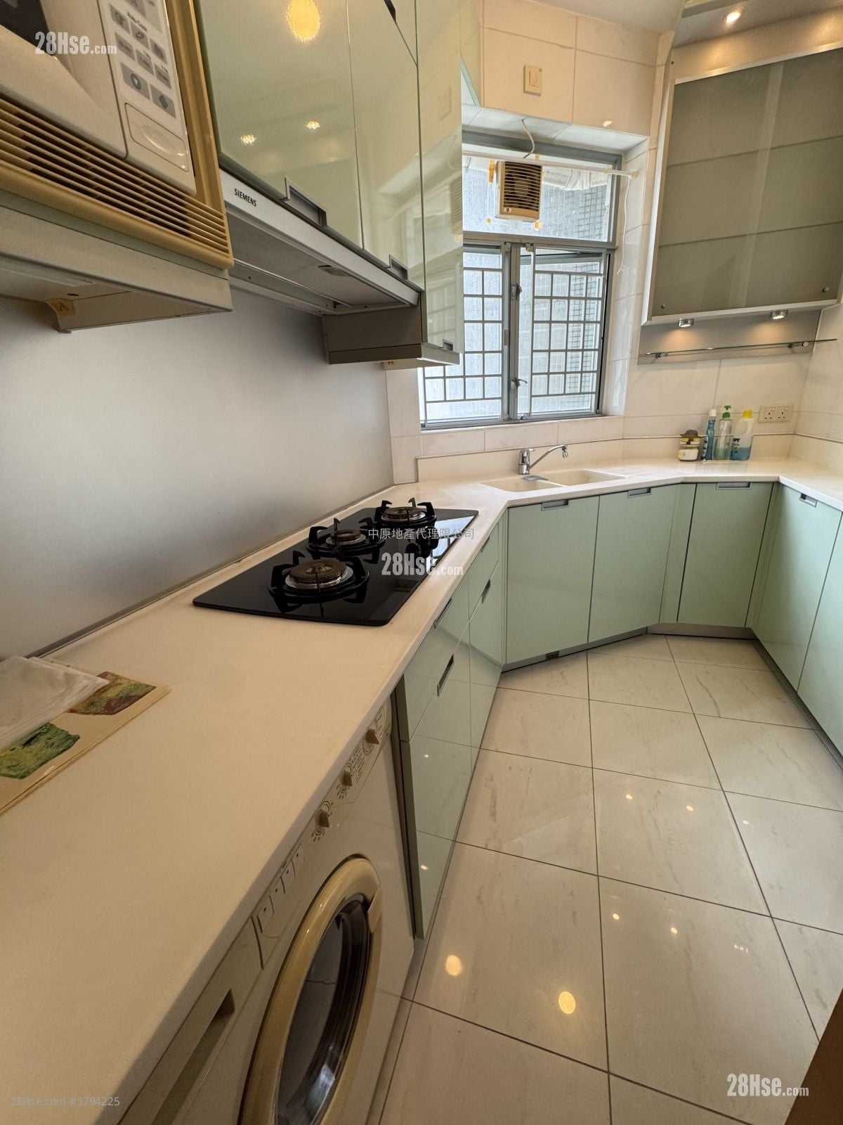 蓝天海岸 售盘 3 房 , 2 浴室 781 平方尺