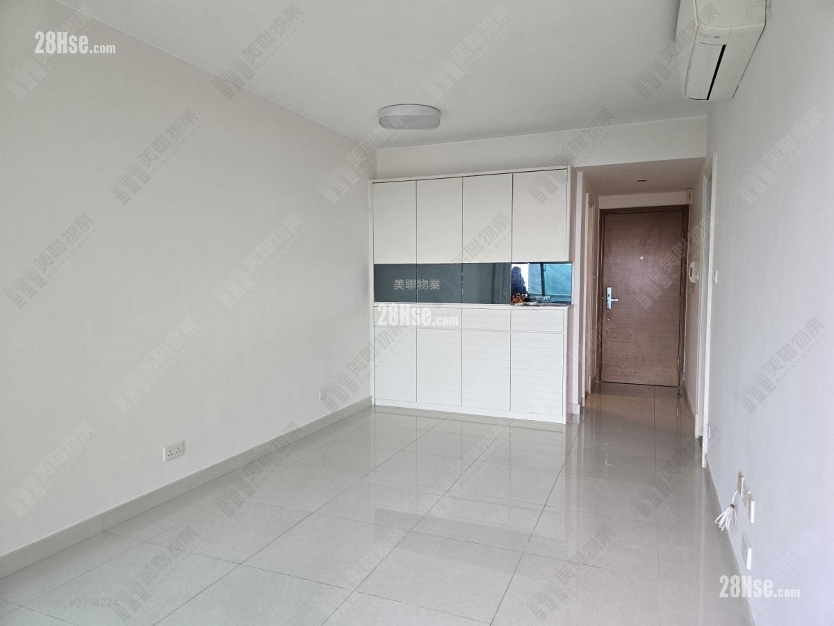 Metro Town Rental 2 Bedrooms , 1 Bathroom 503 ft²