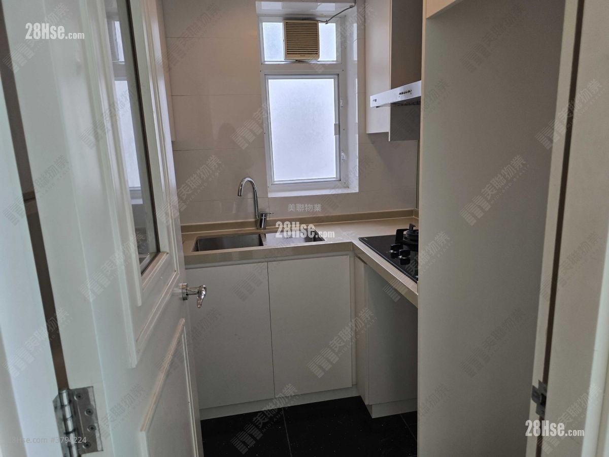 Metro Town Rental 2 Bedrooms , 1 Bathroom 503 ft²