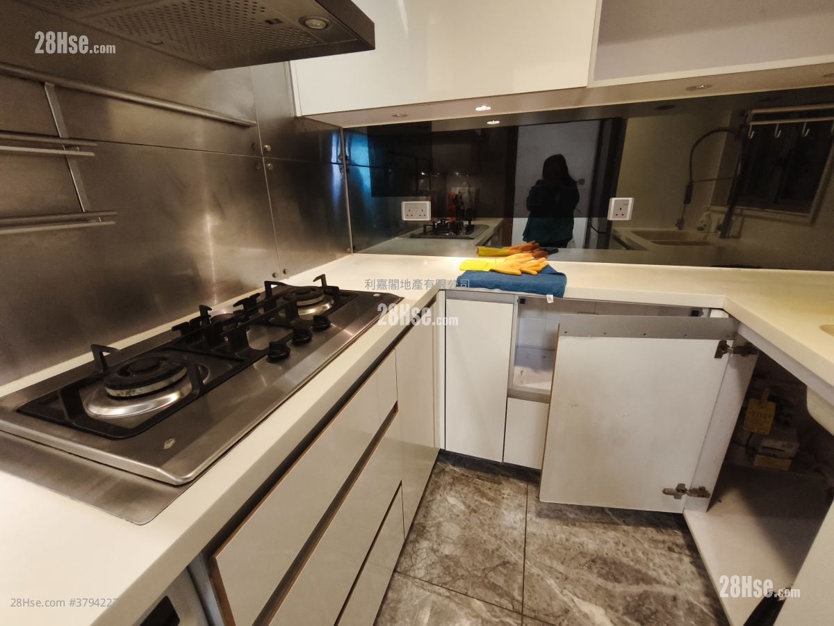 君汇港 租盘 2 房 , 1 浴室 541 平方尺