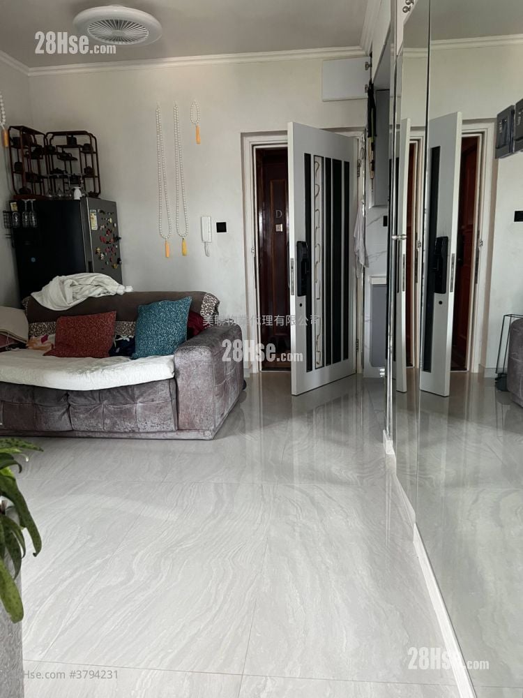 Newton Harbour View Sell 1 Bedroom , 1 Bathroom 404 ft²