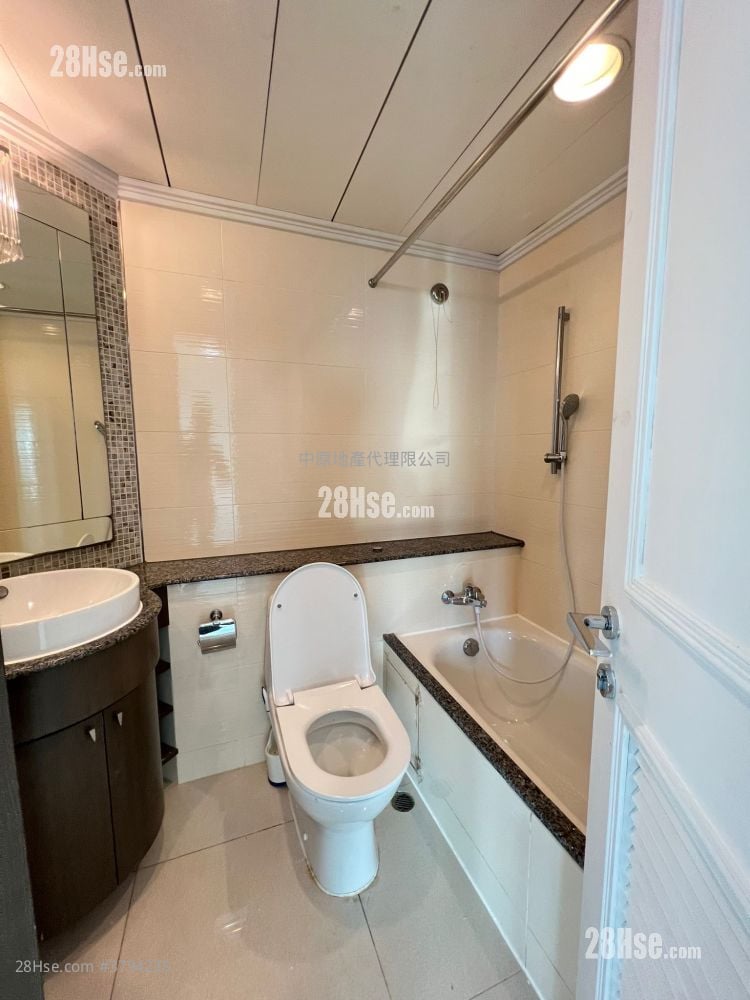 Caribbean Coast Sell 4 Bedrooms , 2 Bathrooms 918 ft²