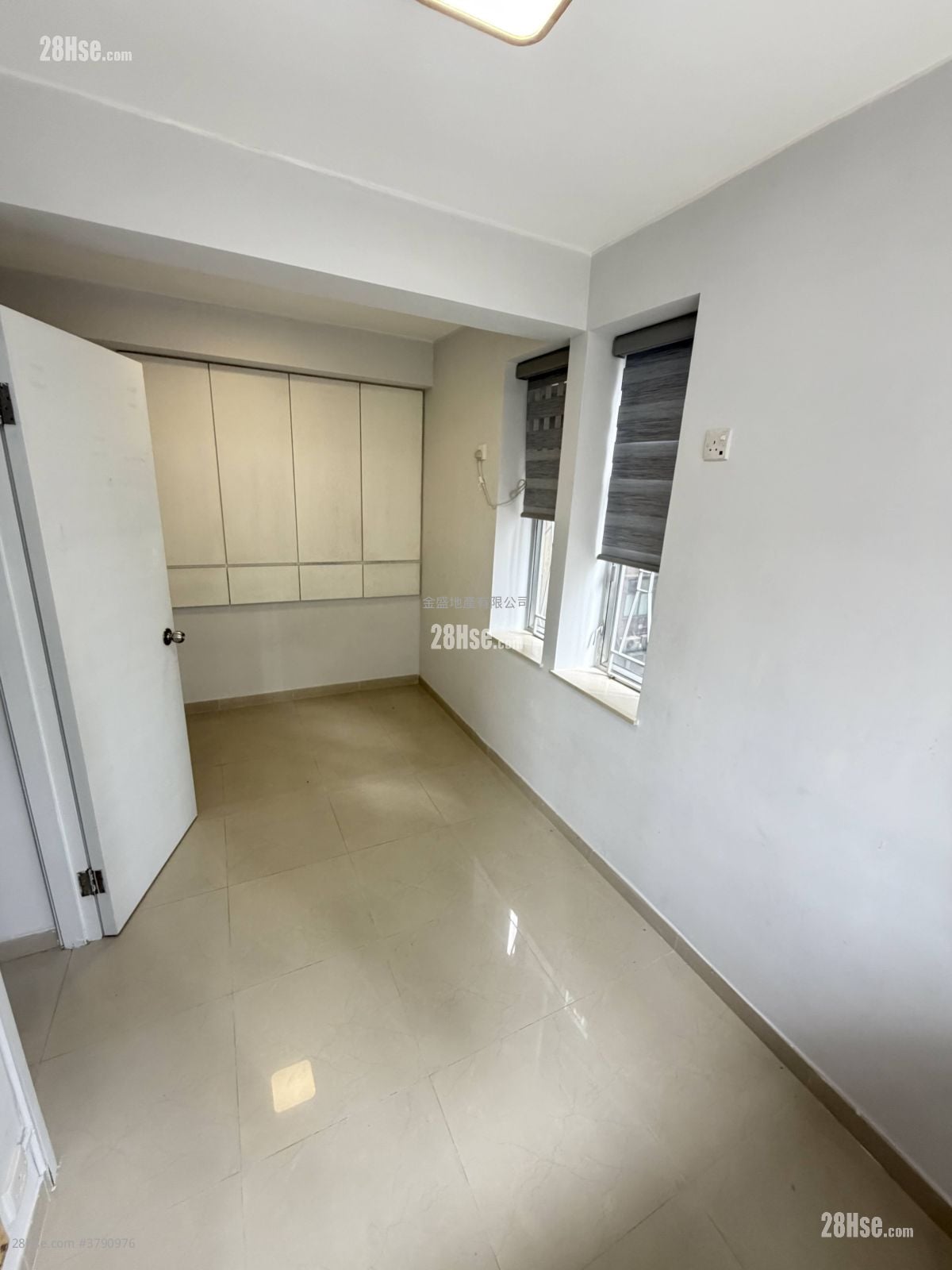 嘉威大厦 租盘 1 房 , 1 浴室 233 平方尺