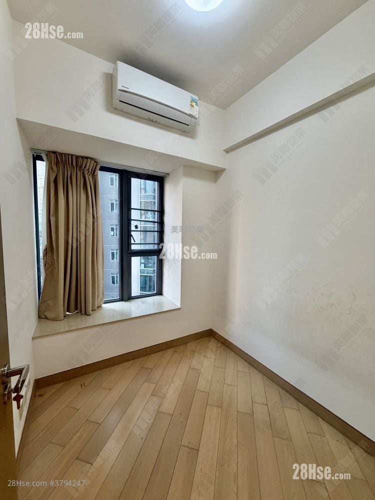 The Wings Rental 3 Bedrooms , 2 Bathrooms 693 ft²