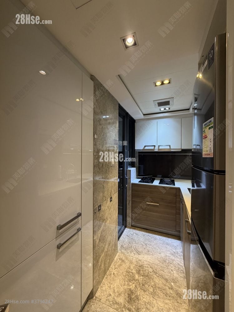 The Wings Rental 3 Bedrooms , 2 Bathrooms 693 ft²