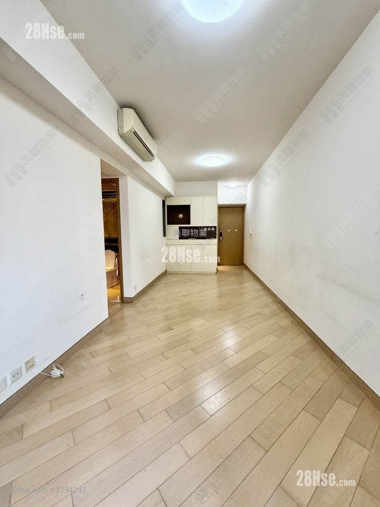 The Wings Rental 3 Bedrooms , 2 Bathrooms 693 ft²