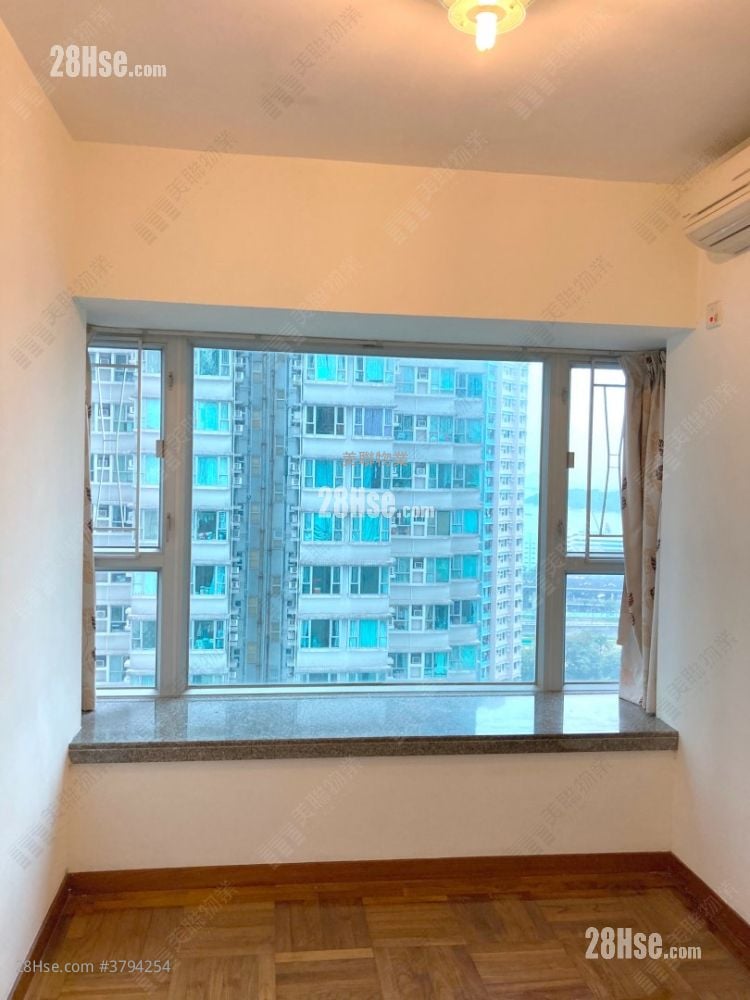 Metro Harbour View Sell 2 Bedrooms 415 ft²