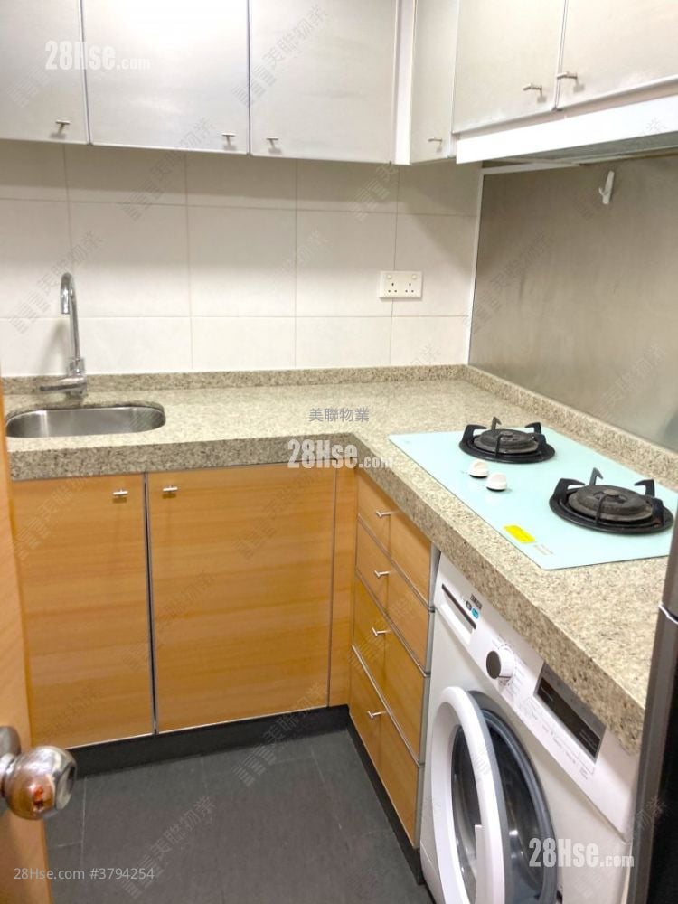 Metro Harbour View Sell 2 Bedrooms 415 ft²