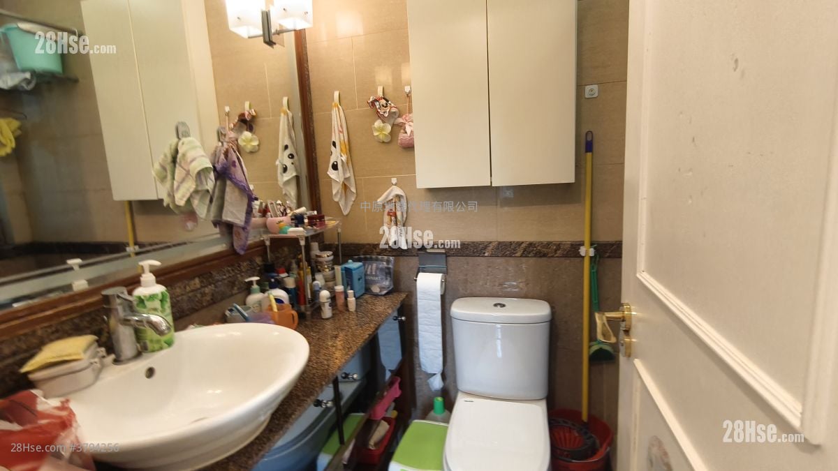 The Cairnhill Sell 2 Bedrooms , 1 Bathroom 629 ft²