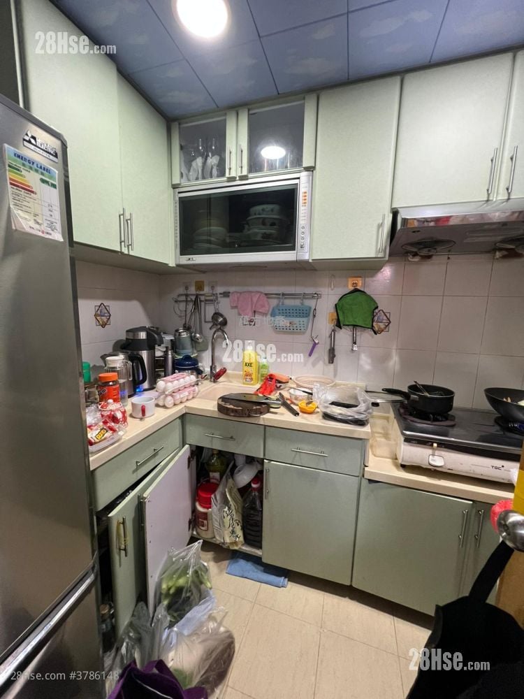 Kwong Yuen Estate Sell 2 Bedrooms , 1 Bathroom 485 ft²