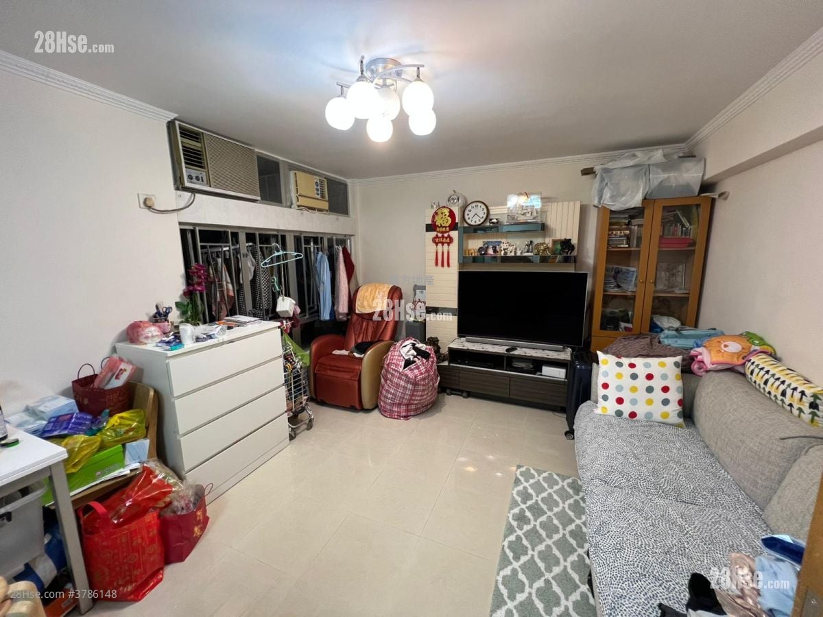 Kwong Yuen Estate Sell 2 Bedrooms , 1 Bathroom 485 ft²