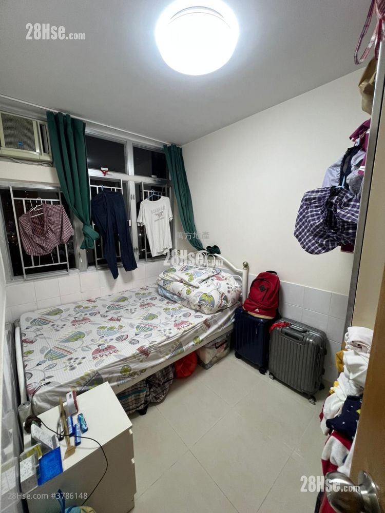 Kwong Yuen Estate Sell 2 Bedrooms , 1 Bathroom 485 ft²