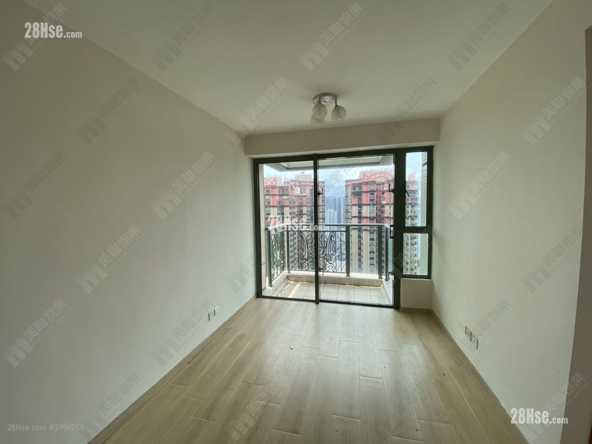 Residence Oasis Sell 2 Bedrooms , 1 Bathroom 490 ft²