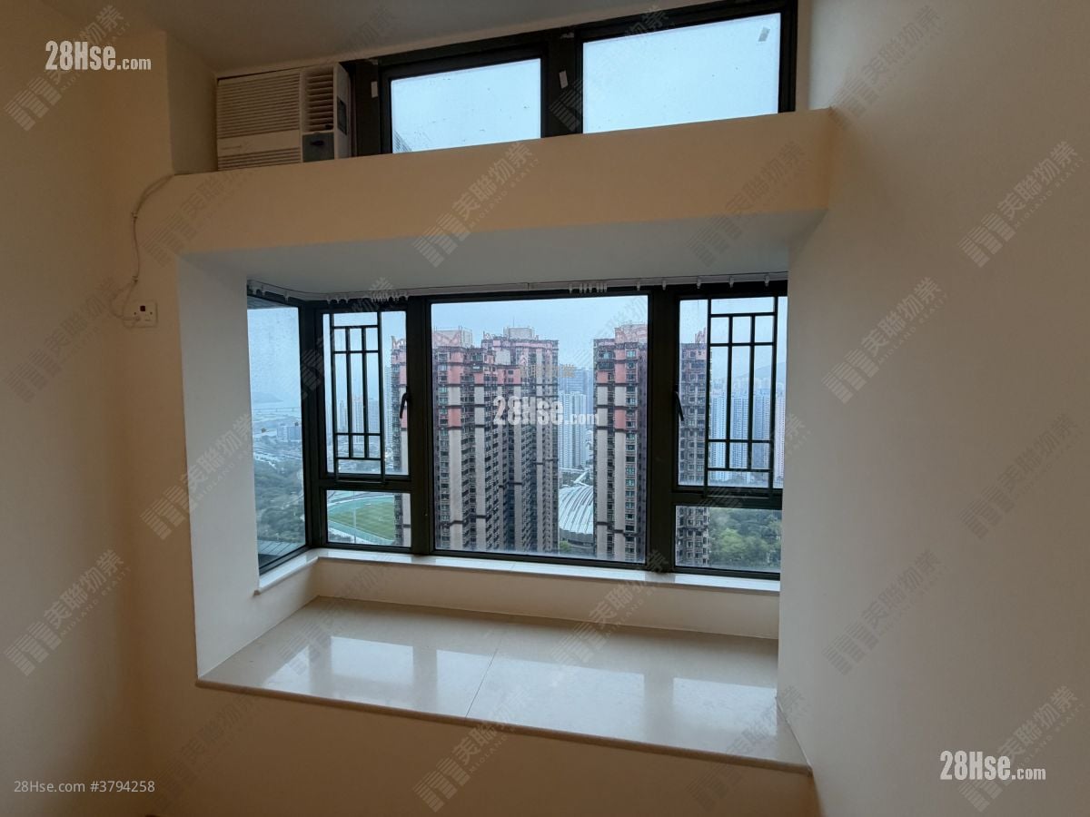 Residence Oasis Sell 2 Bedrooms , 1 Bathroom 490 ft²