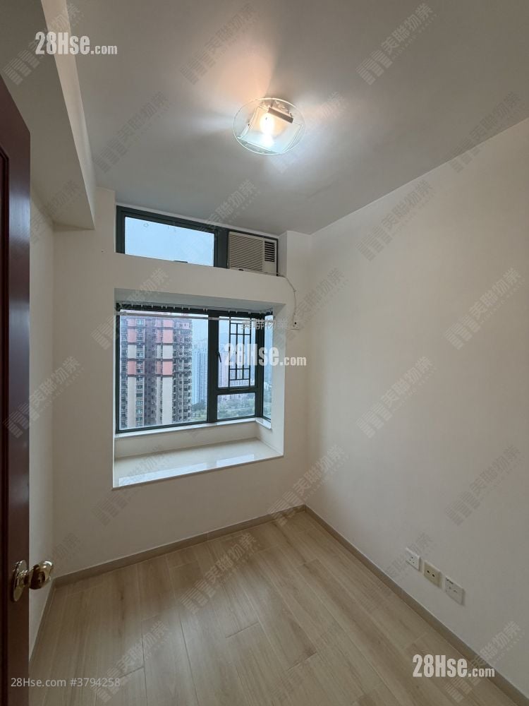 Residence Oasis Sell 2 Bedrooms , 1 Bathroom 490 ft²