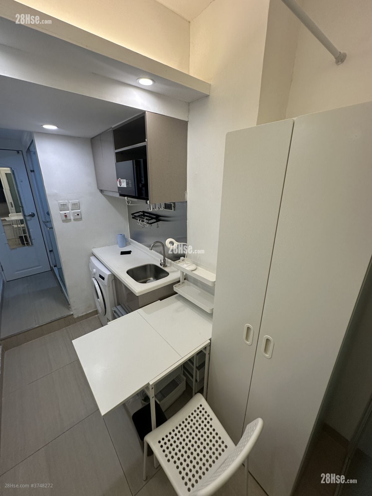 Rialto Mansion Rental 1 Bedroom , 1 Bathroom 150 ft²